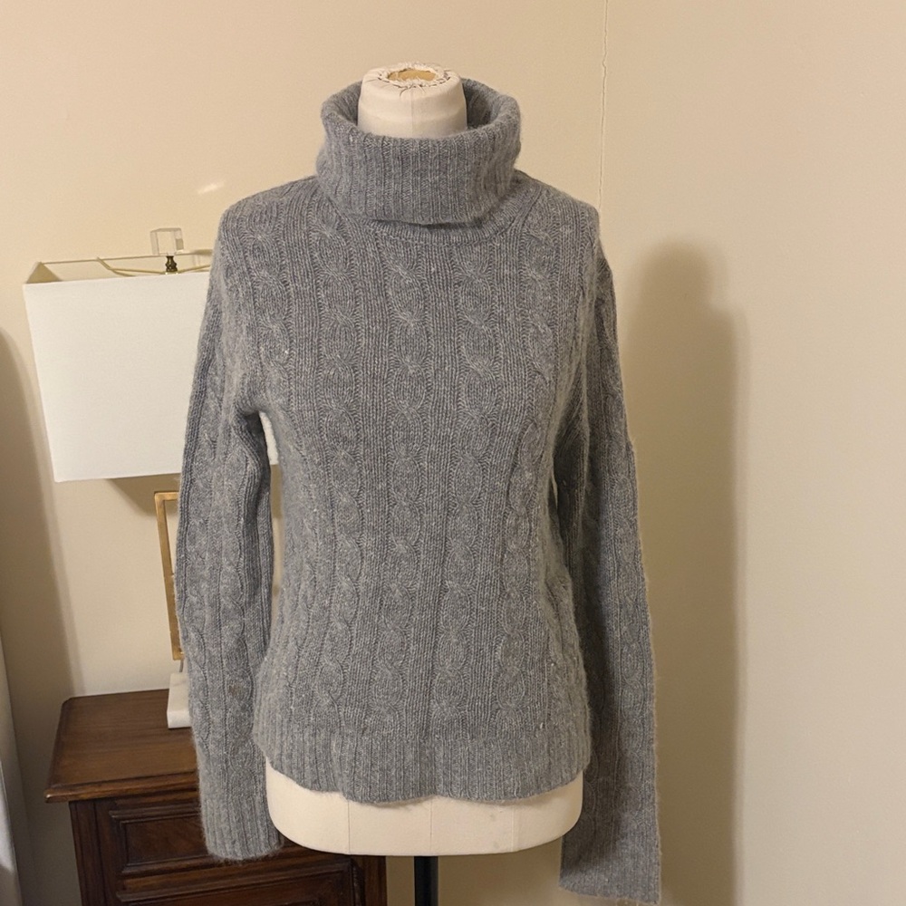 Elegant Gray Cable Knit Turtleneck Sweater
